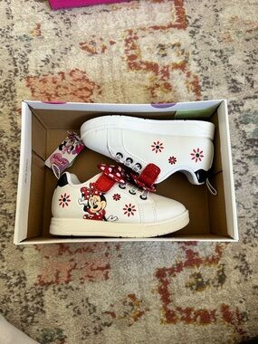 Disney White Minnie Mouse Kids Sneakers with Red and Black Accents